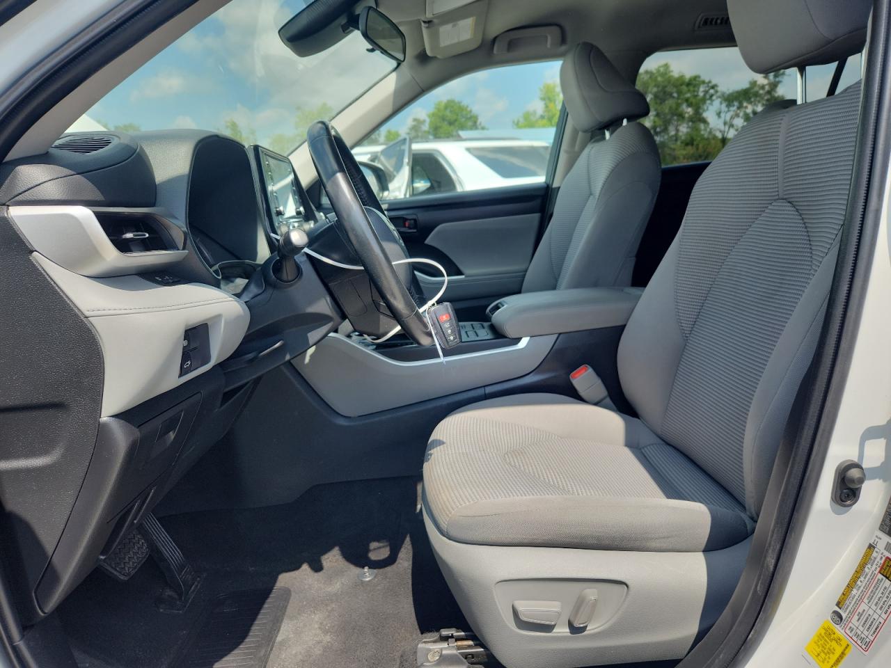 2022 Toyota Highlander L VIN: 5TDBZRBHXNS587561 Lot: 63030175