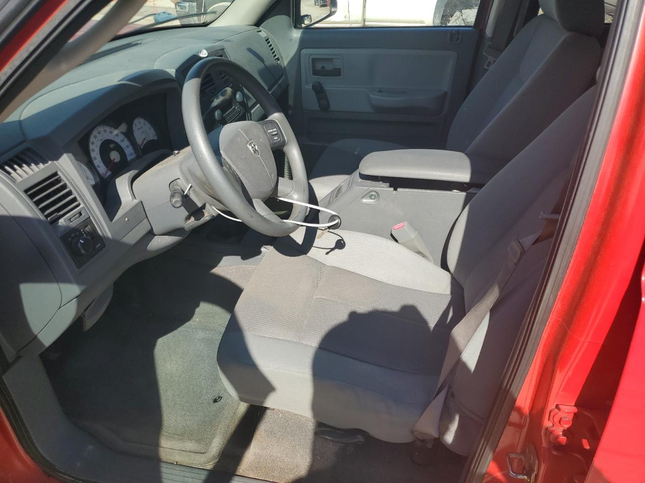 2005 Dodge Dakota Quad VIN: 1D7HE28N15S151284 Lot: 63826155