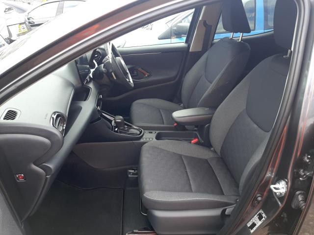 2025 TOYOTA YARIS DESIGN HEV CVT 