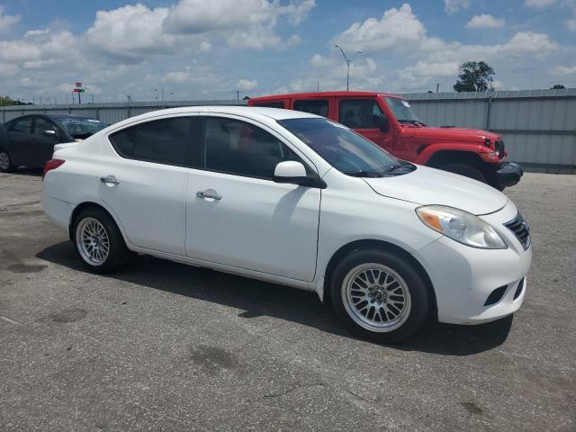 Sedans NISSAN VERSA 2013 Biały
