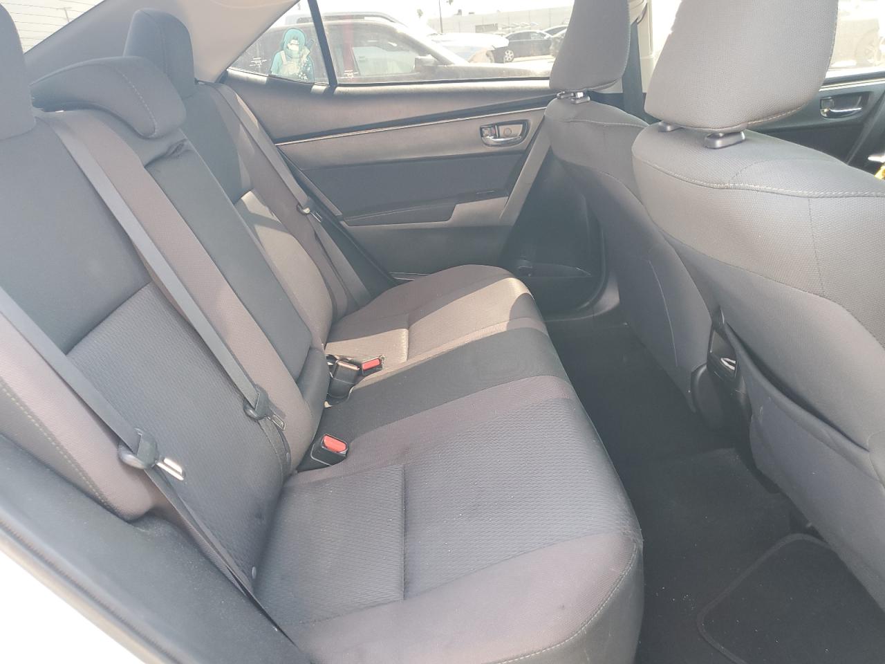 2018 Toyota Corolla L VIN: 5YFBURHE7JP825090 Lot: 65753235