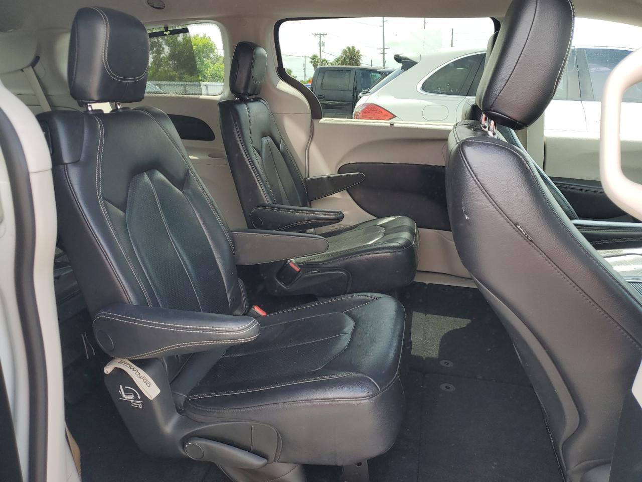 2022 Chrysler Pacifica Touring L VIN: 2C4RC1BG7NR109728 Lot: 64796435