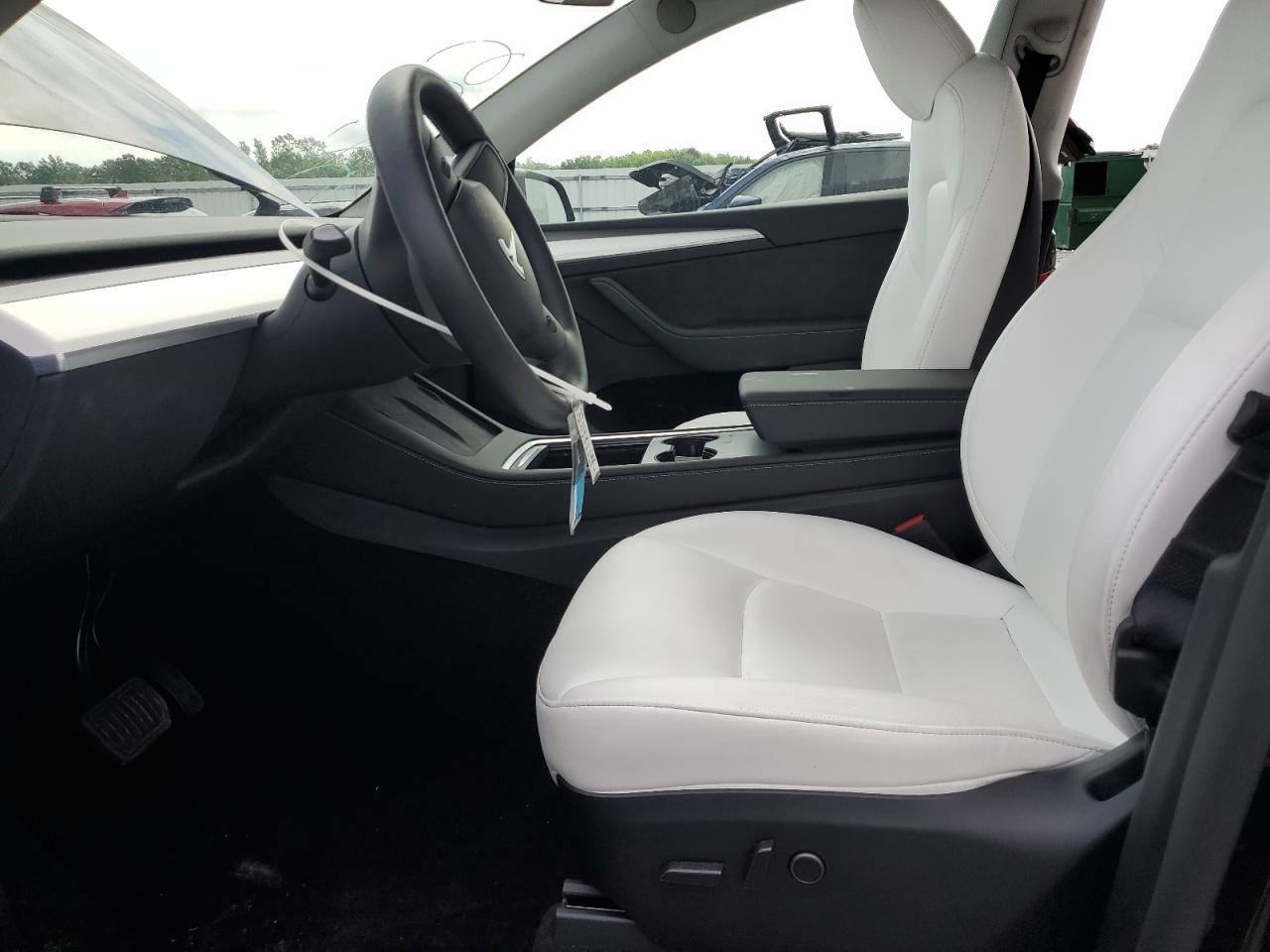 2025 Tesla Model Y VIN: 7SAYGDED9SF236493 Lot: 64231035