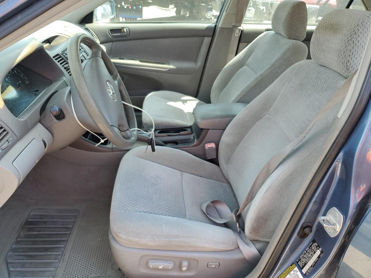 2004 Toyota Camry Le VIN: 4T1BE32K24U824408 Lot: 64618875