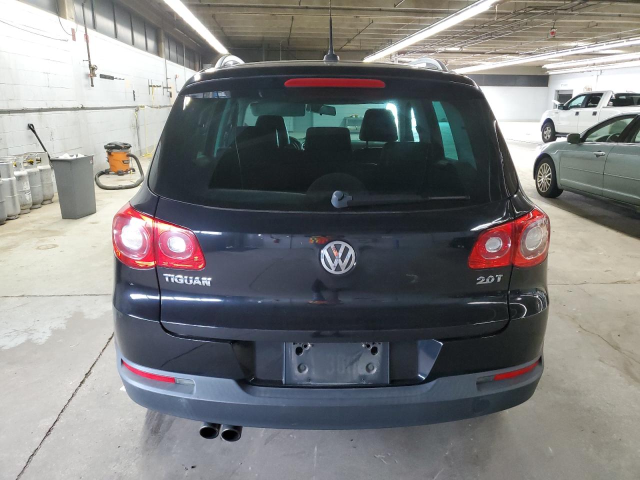 2010 Volkswagen Tiguan S VIN: WVGAV7AX7AW523360 Lot: 65337255