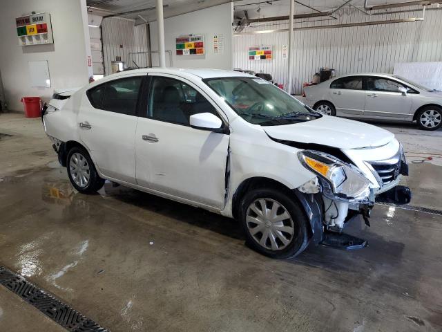  NISSAN VERSA 2018 Білий