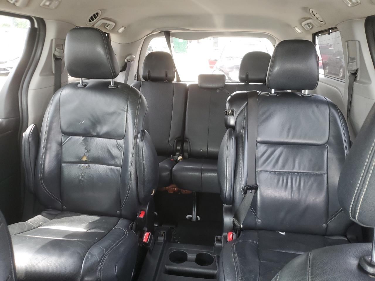 2015 Toyota Sienna Sport VIN: 5TDXK3DC1FS557102 Lot: 65325325