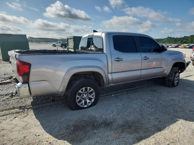  TOYOTA TACOMA 2018 Srebrny