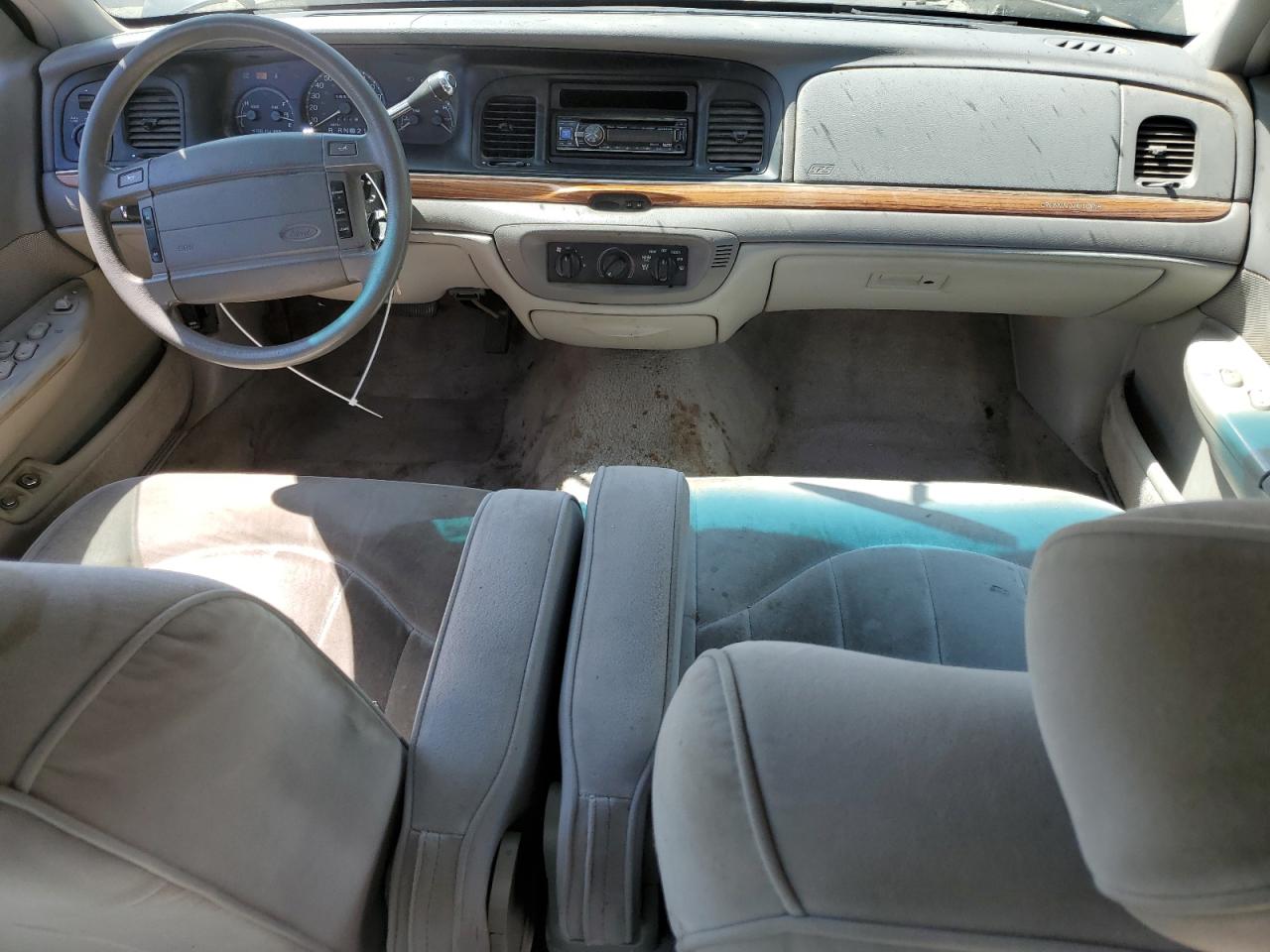 1995 Ford Crown Victoria VIN: 2FALP73W7SX140588 Lot: 63696195