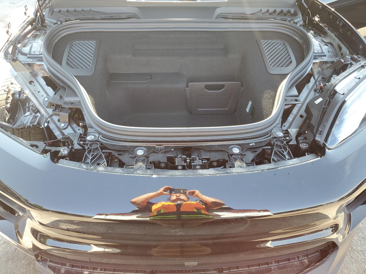 2025 Porsche Macan VIN: WP1AD2XA7SL077027 Lot: 63406875