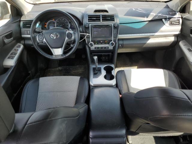 Sedans TOYOTA CAMRY 2014 Srebrny
