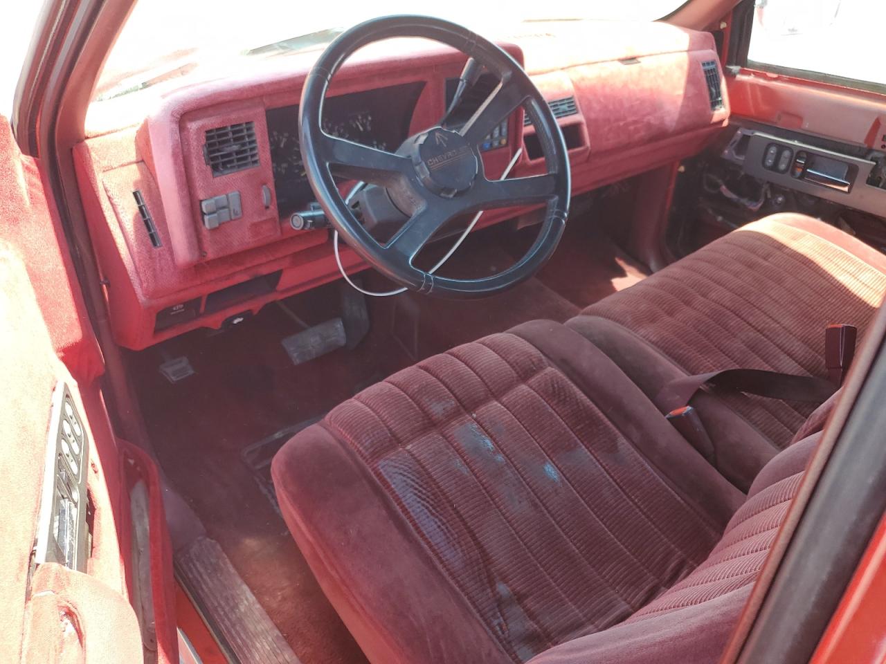 1992 Chevrolet Gmt-400 C1500 VIN: 2GCEC19K9N1156945 Lot: 64077995