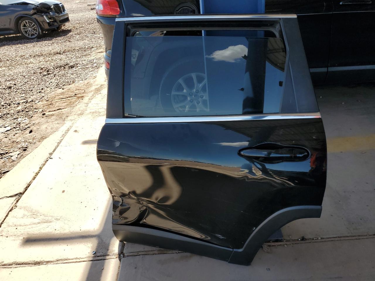 2017 Jeep Cherokee Latitude VIN: 1C4PJLCB4HW667477 Lot: 63696815