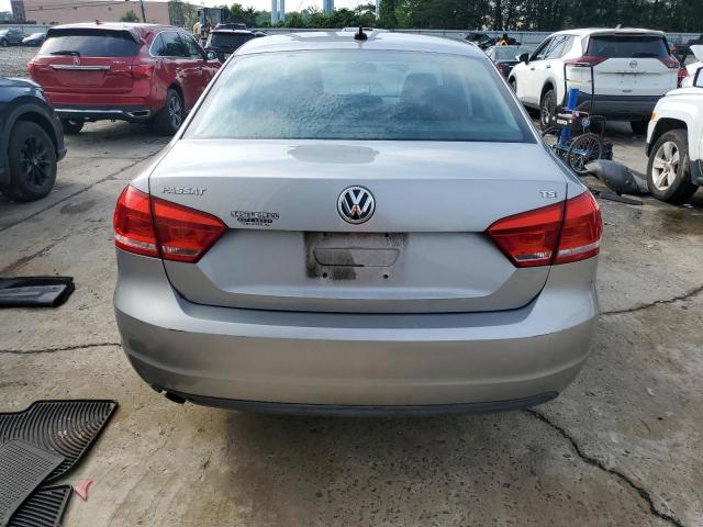  VOLKSWAGEN PASSAT 2014 Srebrny