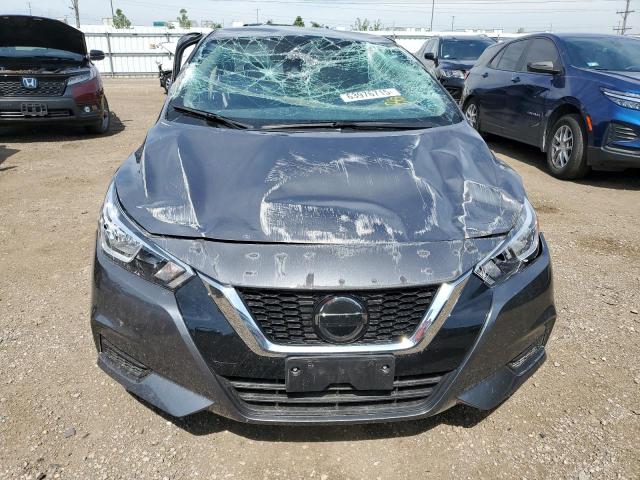  NISSAN VERSA 2022 Серый