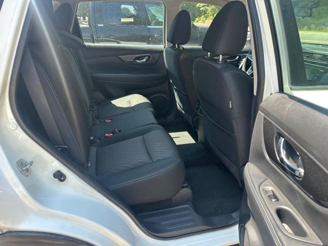  NISSAN ROGUE 2018 Белы