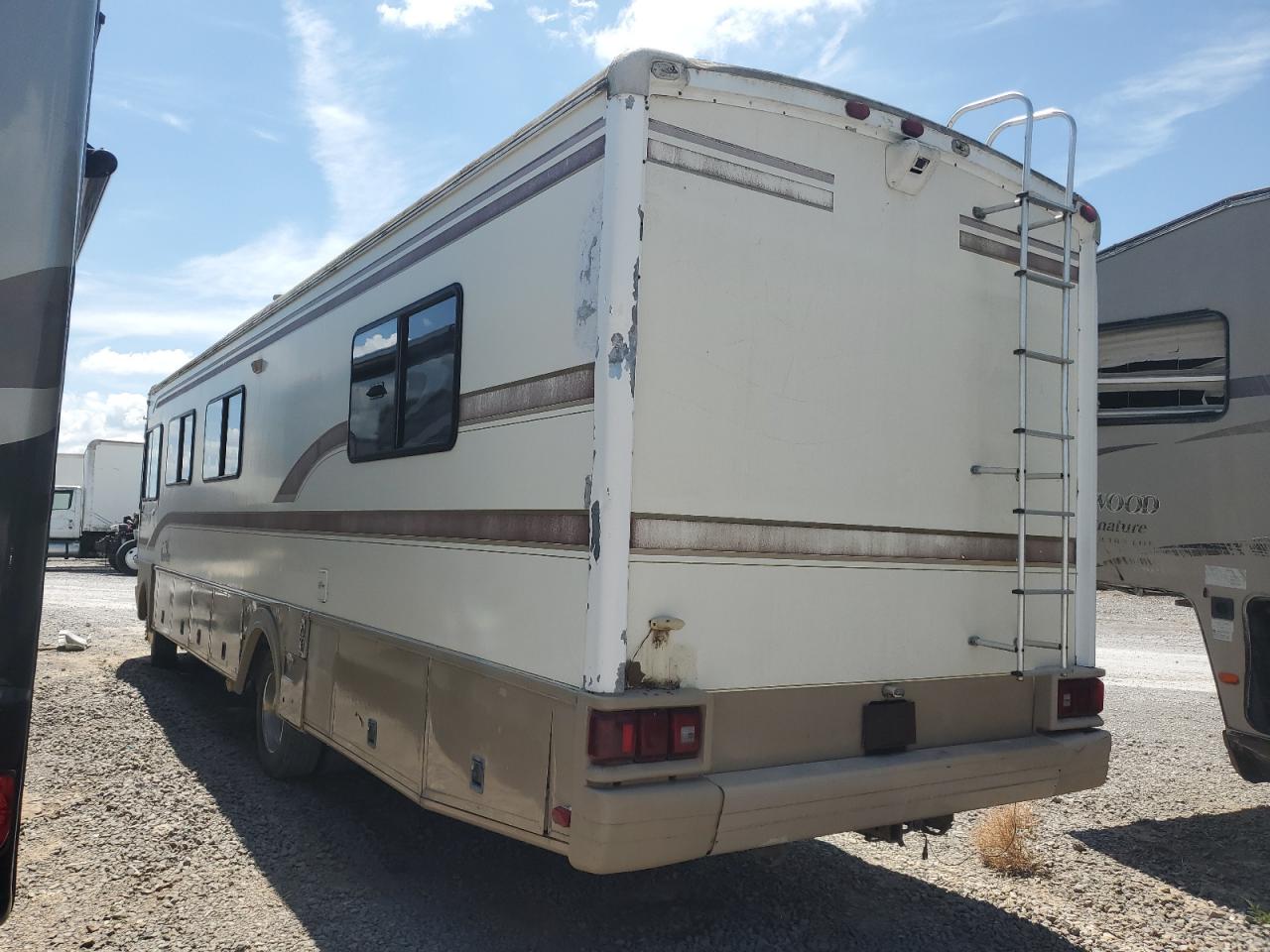 1999 Ford Fleetwood - Rvs Rv VIN: 3FCNF53S1XJA03528 Lot: 65809195