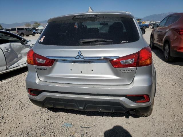  MITSUBISHI OUTLANDER 2018 Серебристый