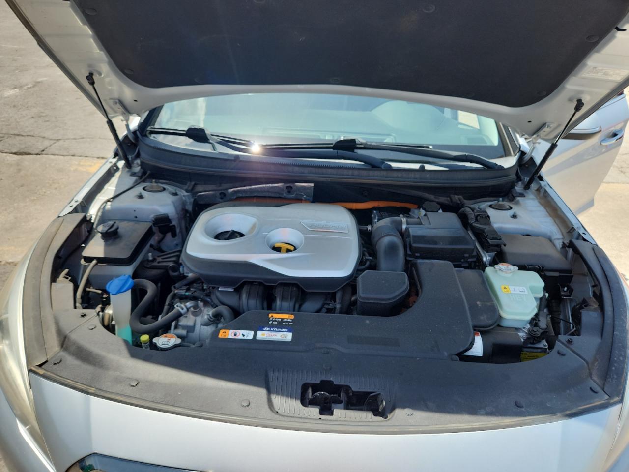 2016 Hyundai Sonata Hybrid VIN: KMHE24L19GA040444 Lot: 65514025