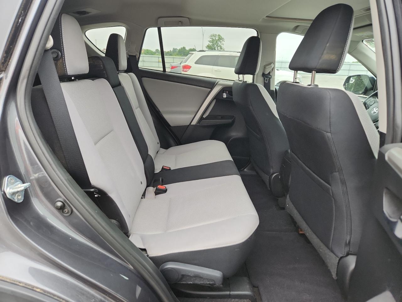 2017 Toyota Rav4 Xle VIN: 2T3RFREVXHW560551 Lot: 63930065