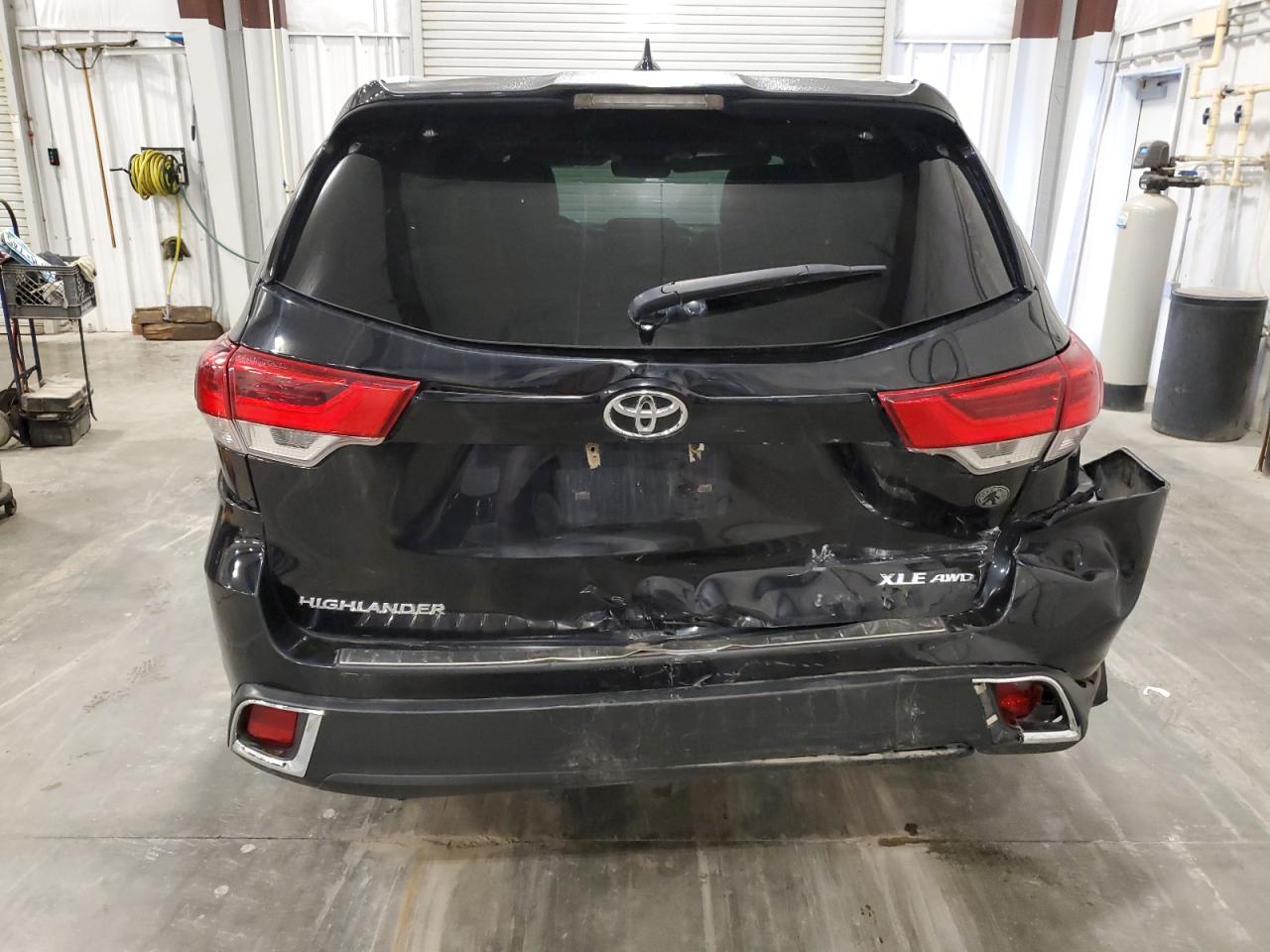 2018 Toyota Highlander Se VIN: 5TDJZRFH2JS546115 Lot: 64834315