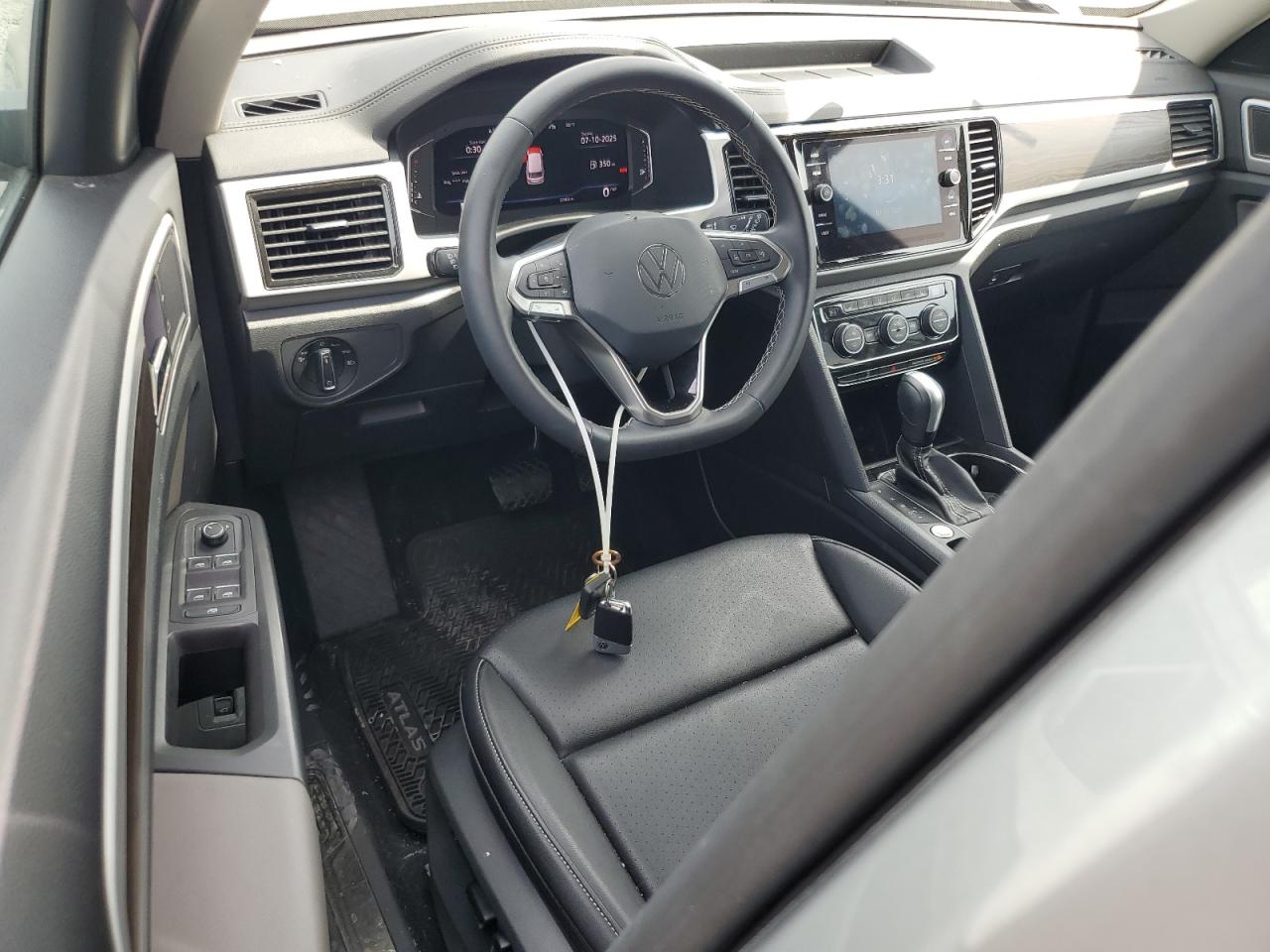 2023 Volkswagen Atlas Se VIN: 1V2HR2CA2PC537548 Lot: 63802455