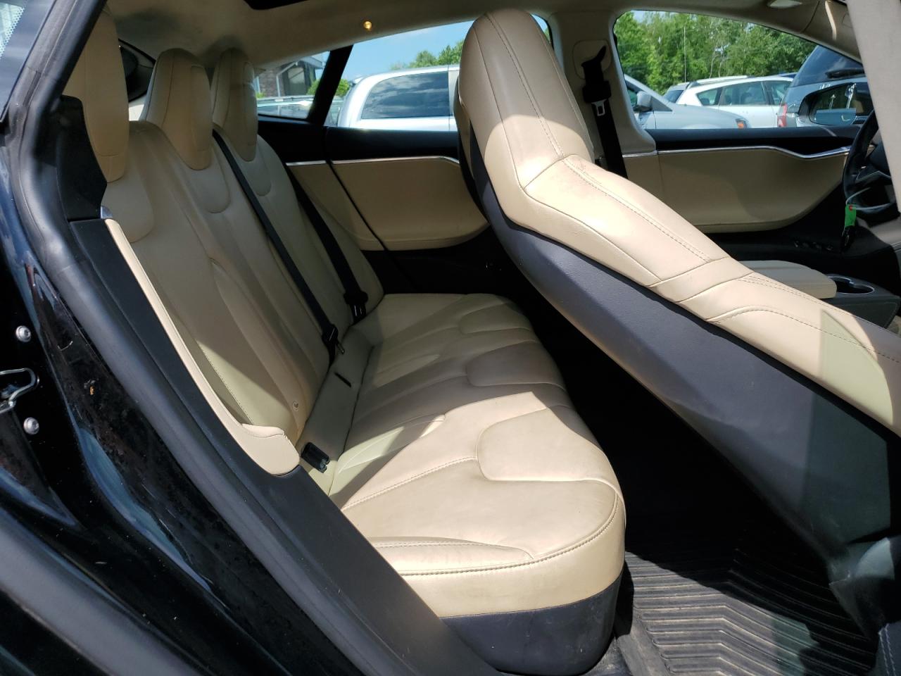 2015 Tesla Model S VIN: 5YJSA1E23FF106359 Lot: 61127705