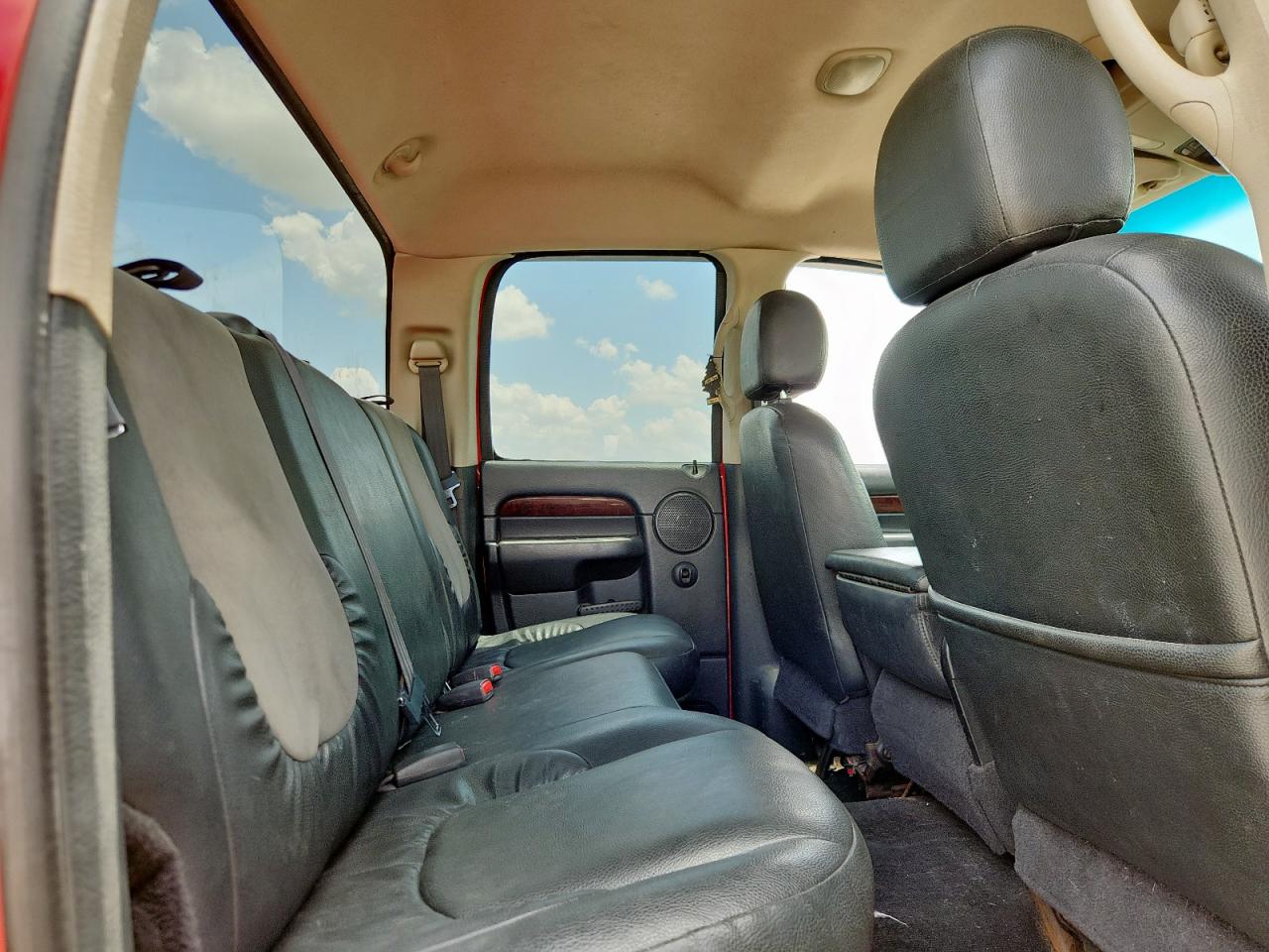 2002 Dodge Ram 1500 VIN: 1D7HU18Z02J207300 Lot: 64010785