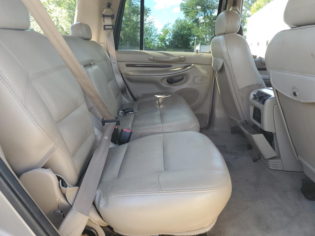 2001 Lincoln Navigator VIN: 5LMFU28R21LJ09663 Lot: 64609735