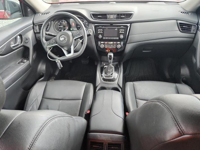  NISSAN ROGUE 2017 Czerwony