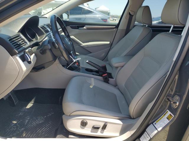  VOLKSWAGEN PASSAT 2017 Серый