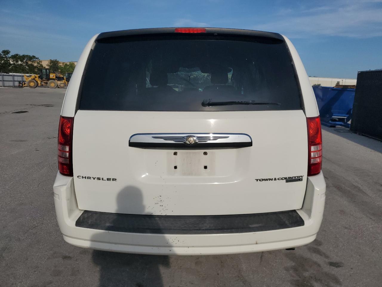 2010 Chrysler Town & Country Lx VIN: 2A4RR2D12AR464162 Lot: 64020265