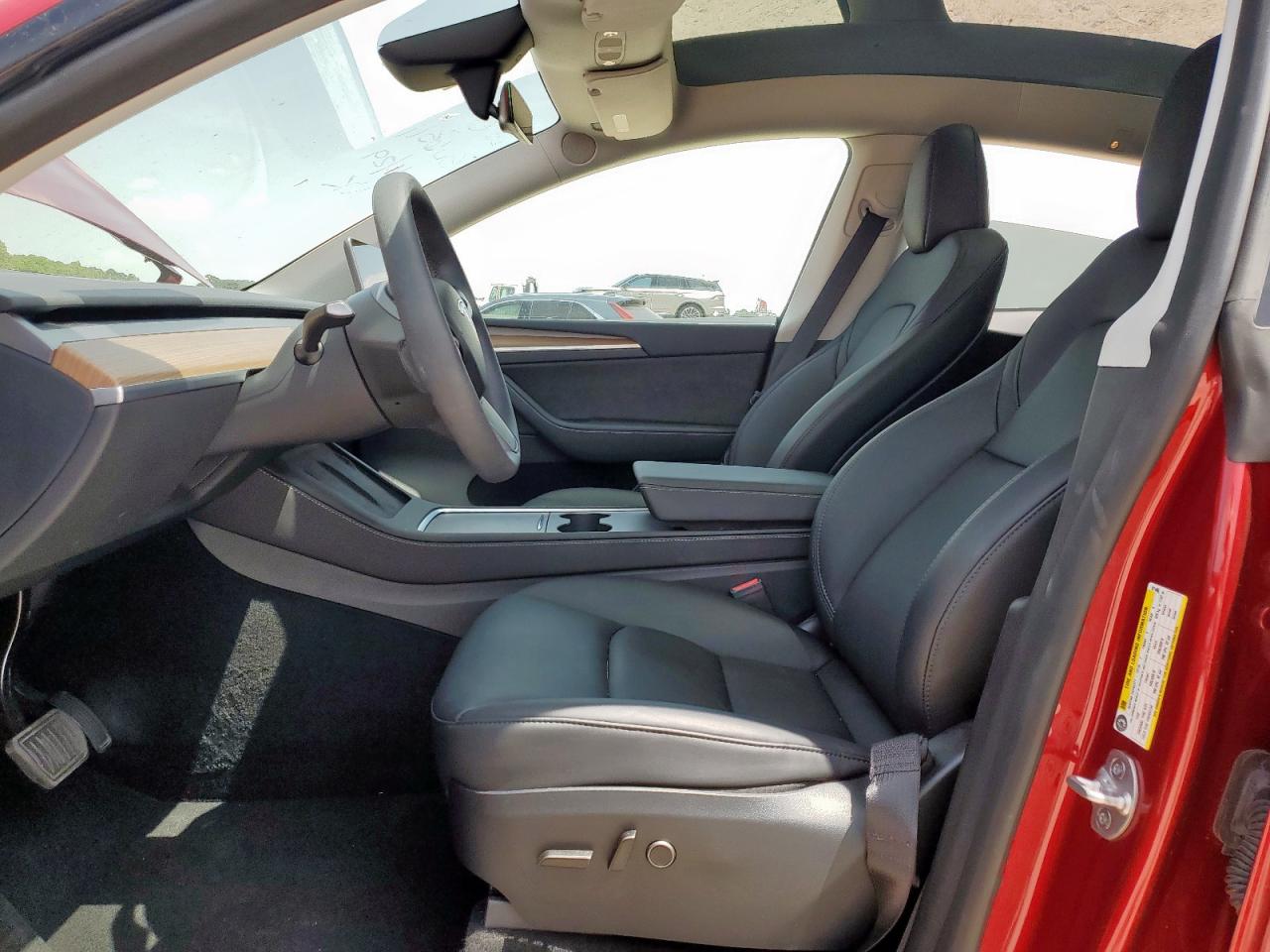 2024 Tesla Model Y VIN: 7SAYGAEE8RF011466 Lot: 63335145