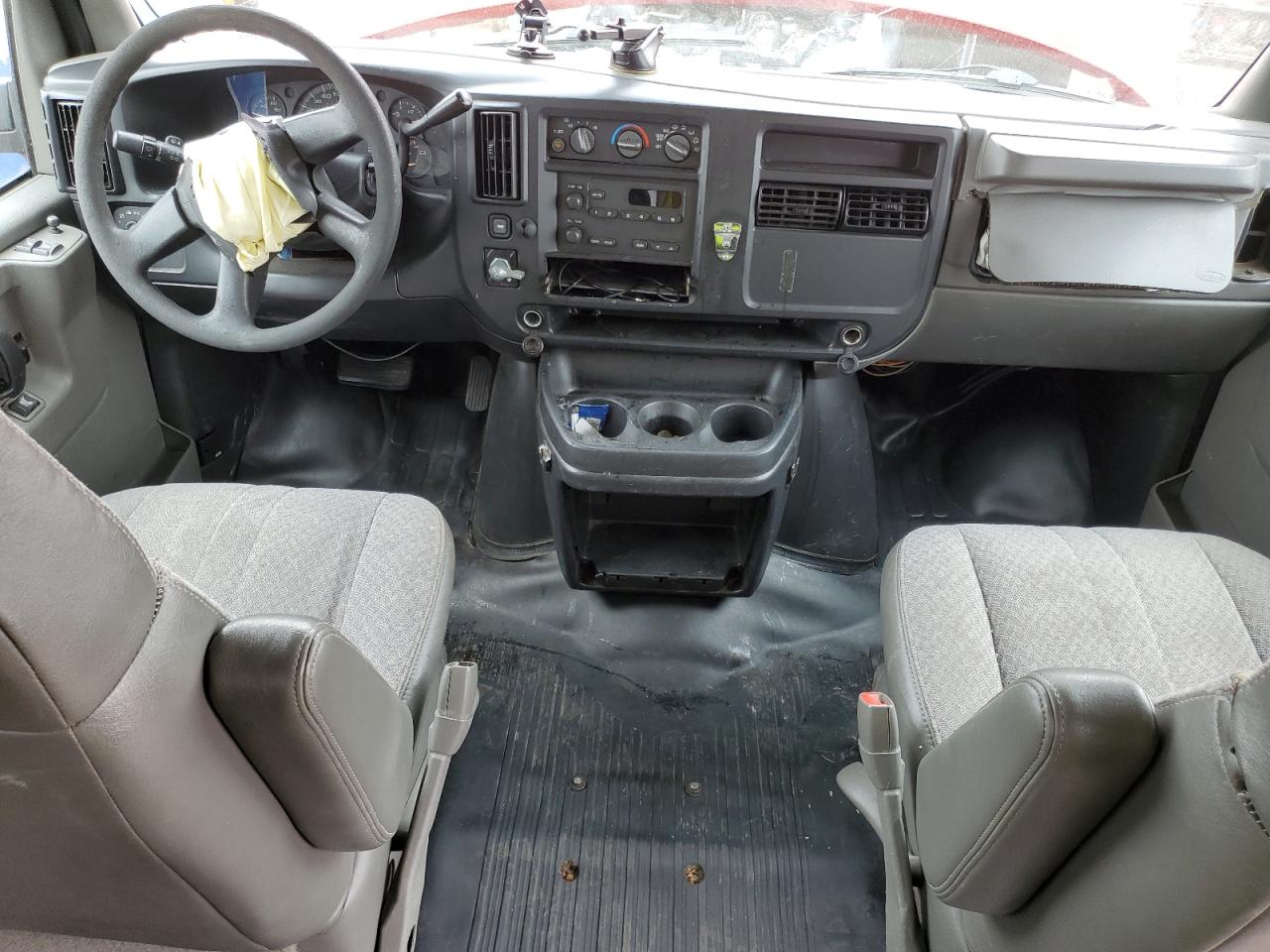 2004 Chevrolet Express G1500 VIN: 1GNFH15T741144129 Lot: 64698655