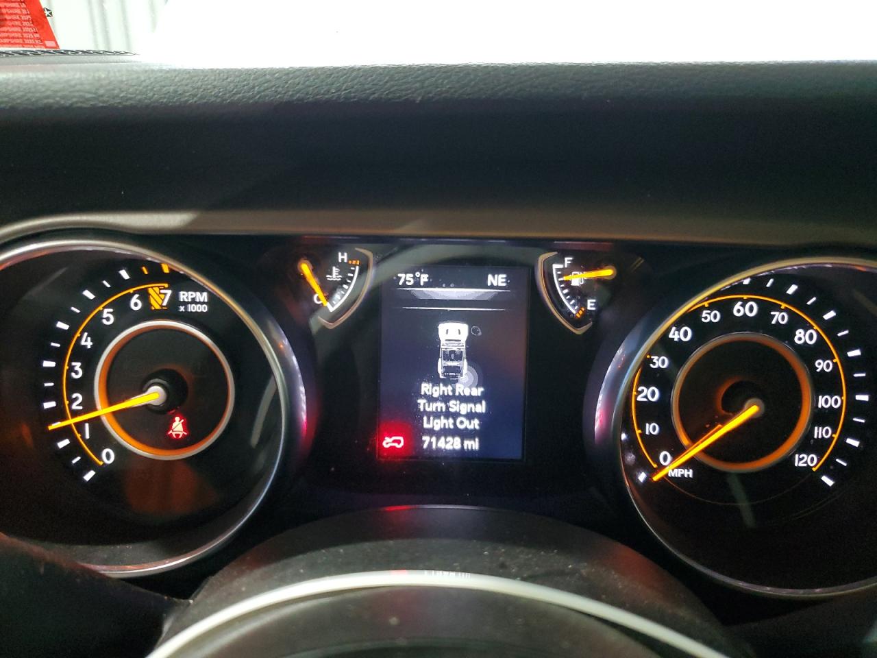 2018 Jeep Wrangler Unlimited Sport VIN: 1C4HJXDG3JW268099 Lot: 62767555