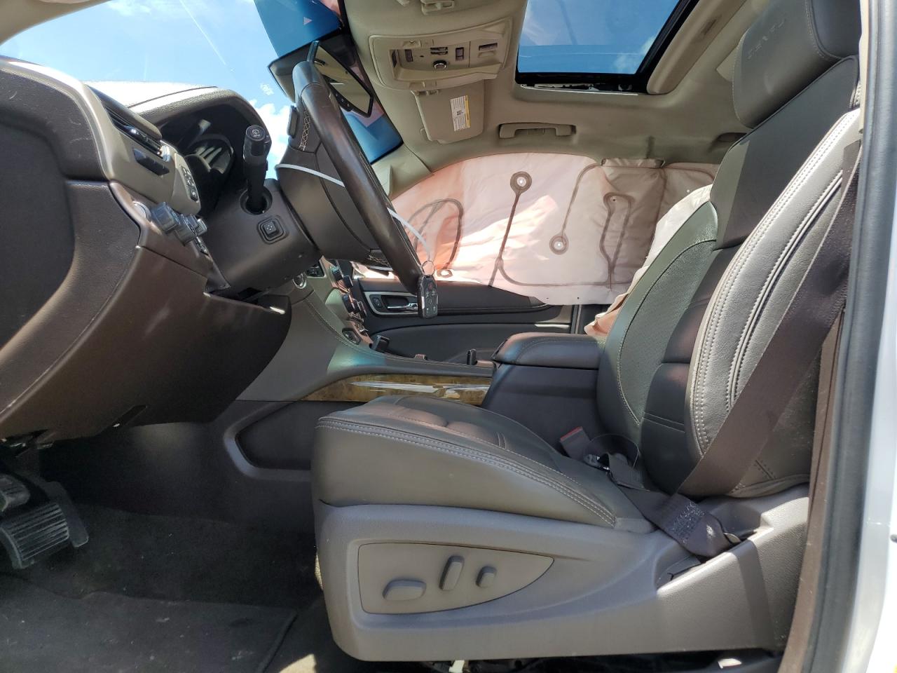 2017 GMC Yukon Xl Denali VIN: 1GKS2HKJ8HR362368 Lot: 63319595