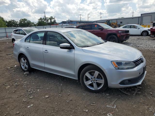  VOLKSWAGEN JETTA 2012 Srebrny