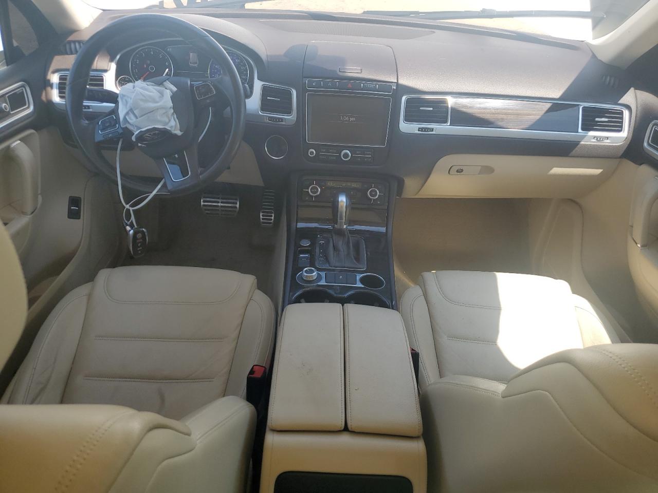 2015 Volkswagen Touareg V6 VIN: WVGEF9BP3FD004401 Lot: 65979195