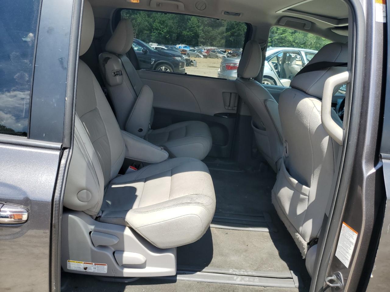 2015 Toyota Sienna Xle VIN: 5TDYK3DC7FS577620 Lot: 65393635