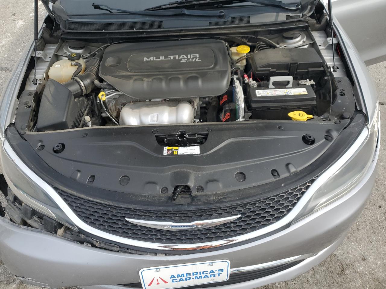2015 Chrysler 200 Limited VIN: 1C3CCCAB1FN669335 Lot: 63912875