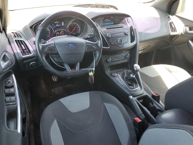 Hatchbacks FORD FOCUS 2015 Szary