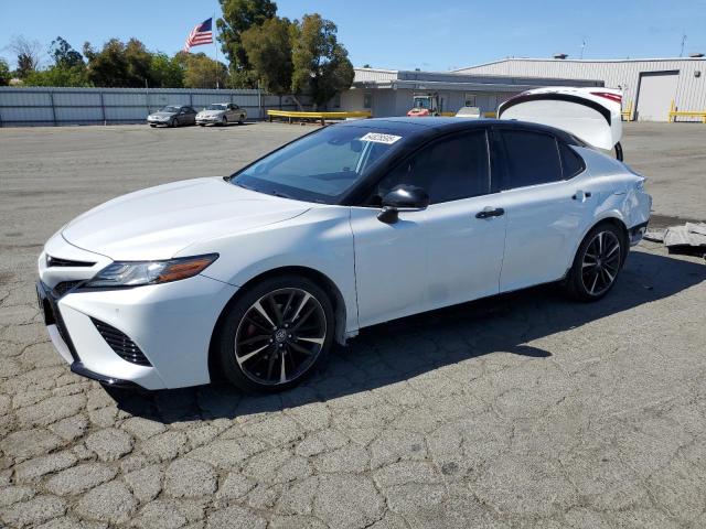  TOYOTA CAMRY 2018 White