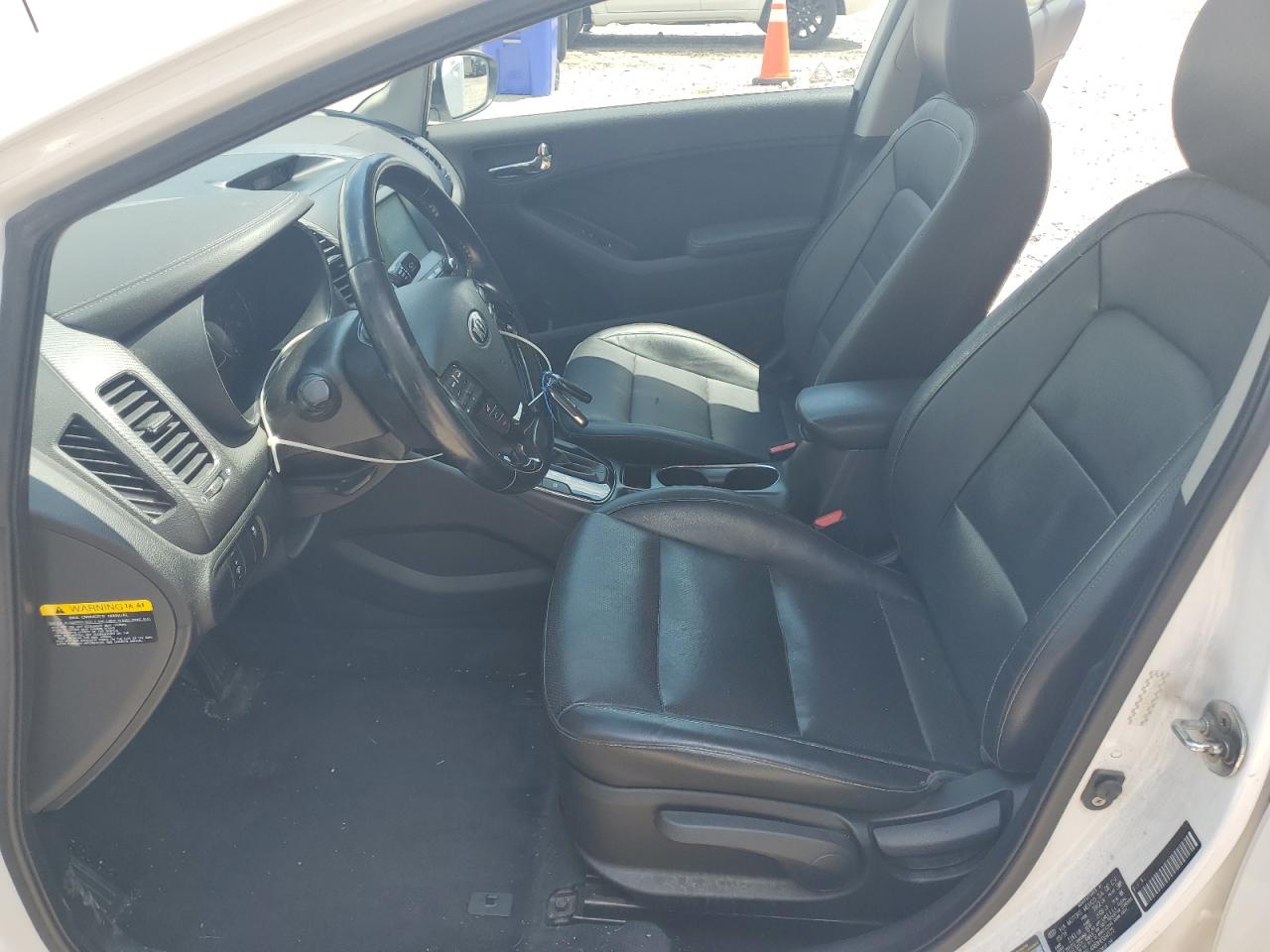 2017 Kia Forte Ex VIN: 3KPFL4A88HE004975 Lot: 64366475