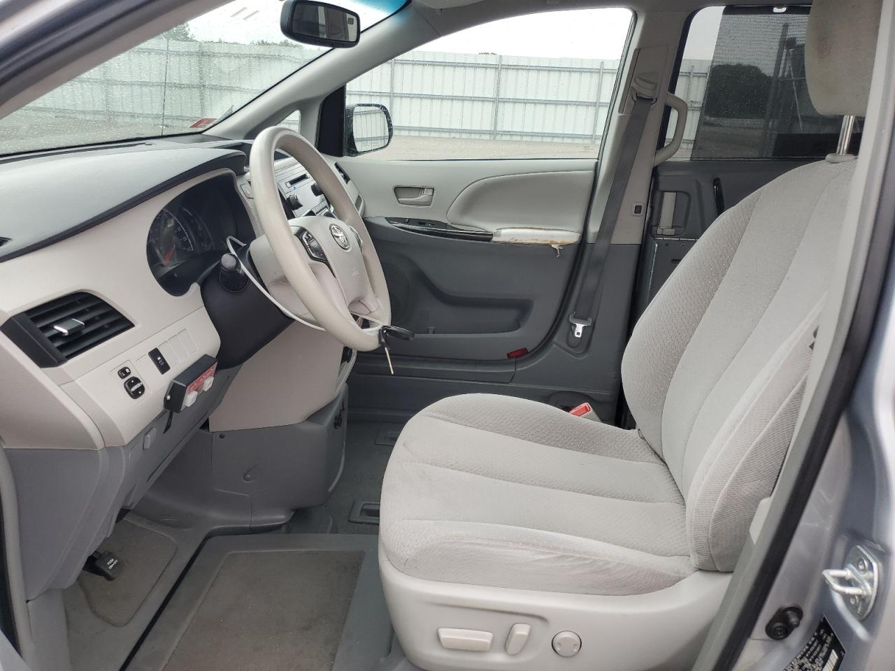 2014 Toyota Sienna Le VIN: 5TDKK3DC2ES507432 Lot: 62598565