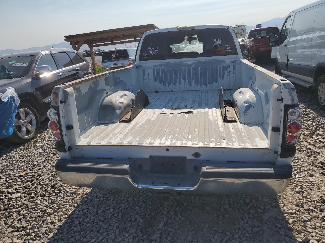 1995 Dodge Ram 2500 VIN: 3B7KC23W0SM135748 Lot: 63104715