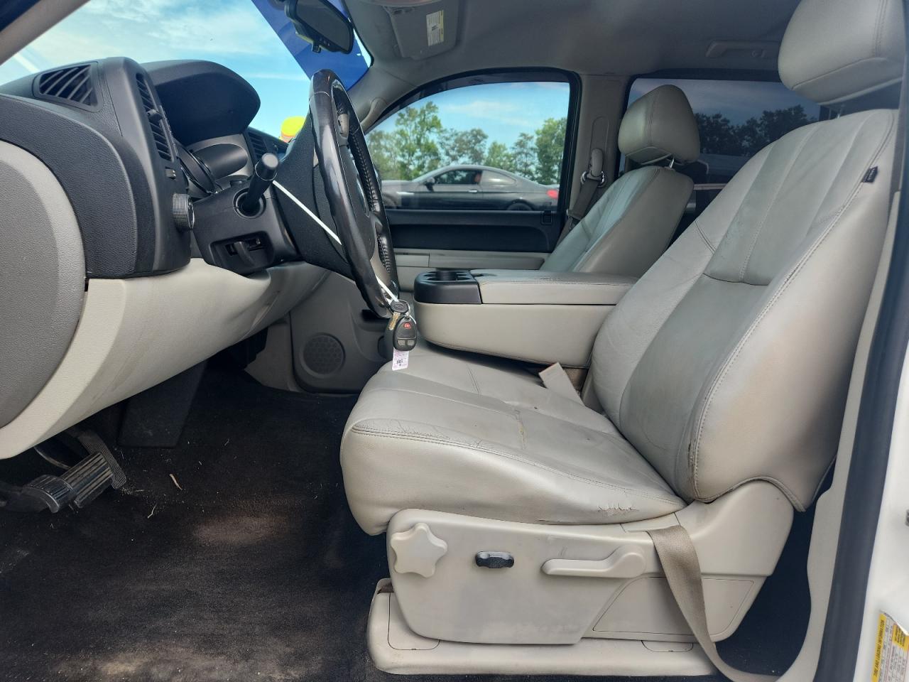 2011 Chevrolet Silverado C1500 Lt VIN: 3GCPCSE08BG299360 Lot: 63467625
