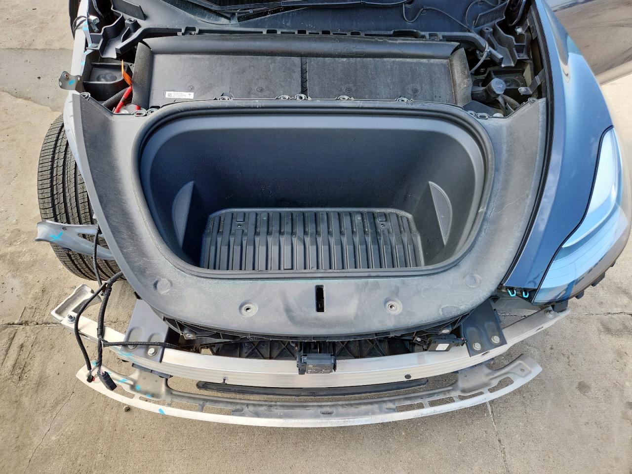 2020 Tesla Model Y VIN: 5YJYGDEE4LF049069 Lot: 63111875