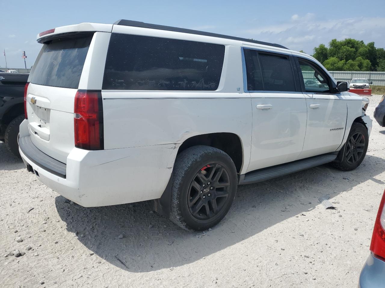 1gnskhkc0gr142032 1GNSKHKC0GR142032 2016 Chevrolet Suburban K1500 Lt