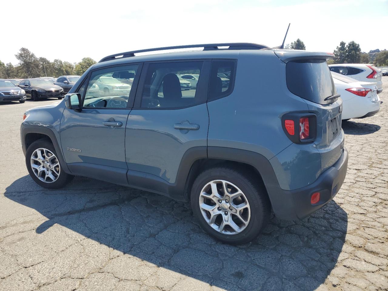2018 Jeep Renegade Latitude VIN: ZACCJABB2JPJ02021 Lot: 65237335