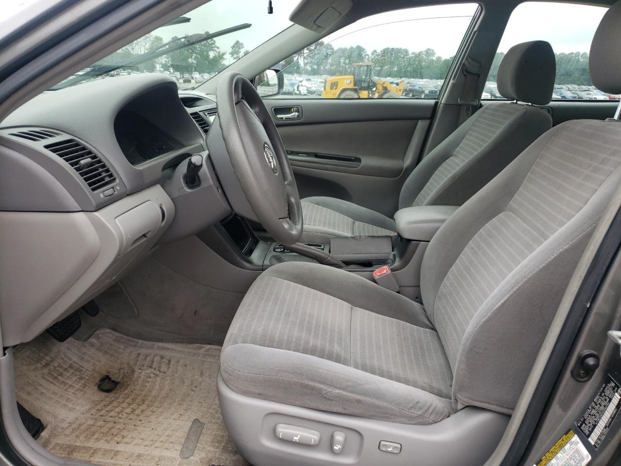 2005 Toyota Camry Le VIN: 4T1BE32K25U562794 Lot: 64539025